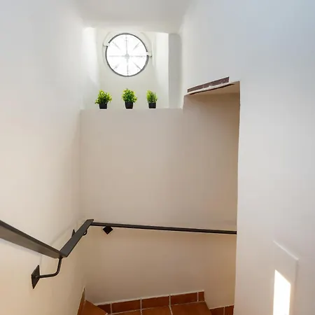 San Pedro Alhambra Views 3br